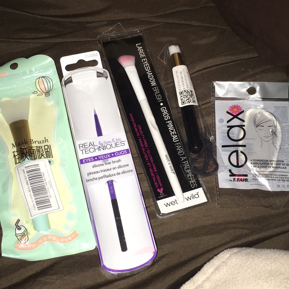 NIP makeup brush singles